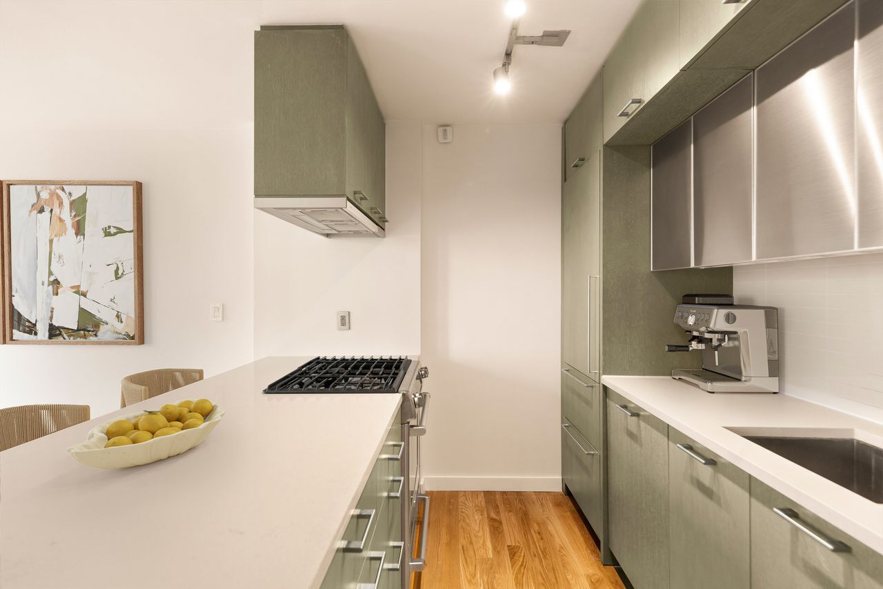 225 Rector Place 22J