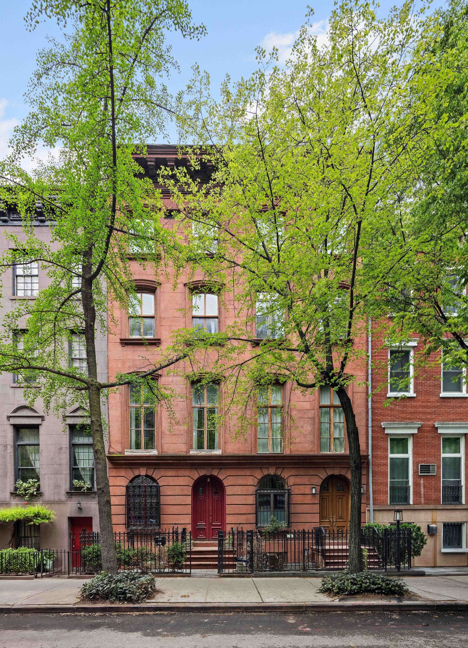 234 W 22nd Street
