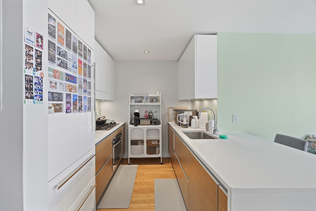 555 W 59th Street 23A