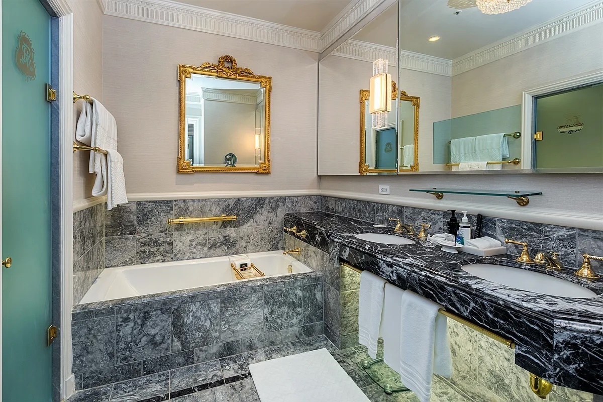 2 E 55th Street 112129