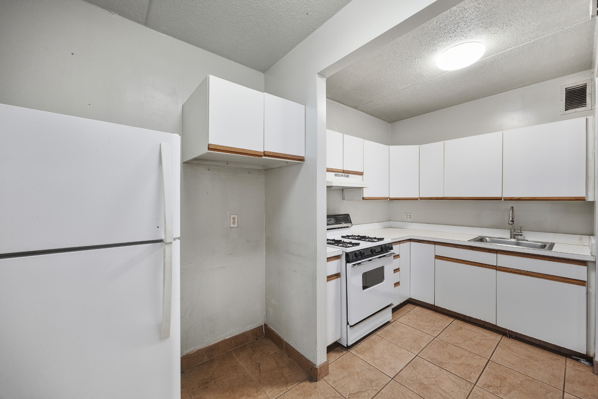 526 E 159th Street 23B