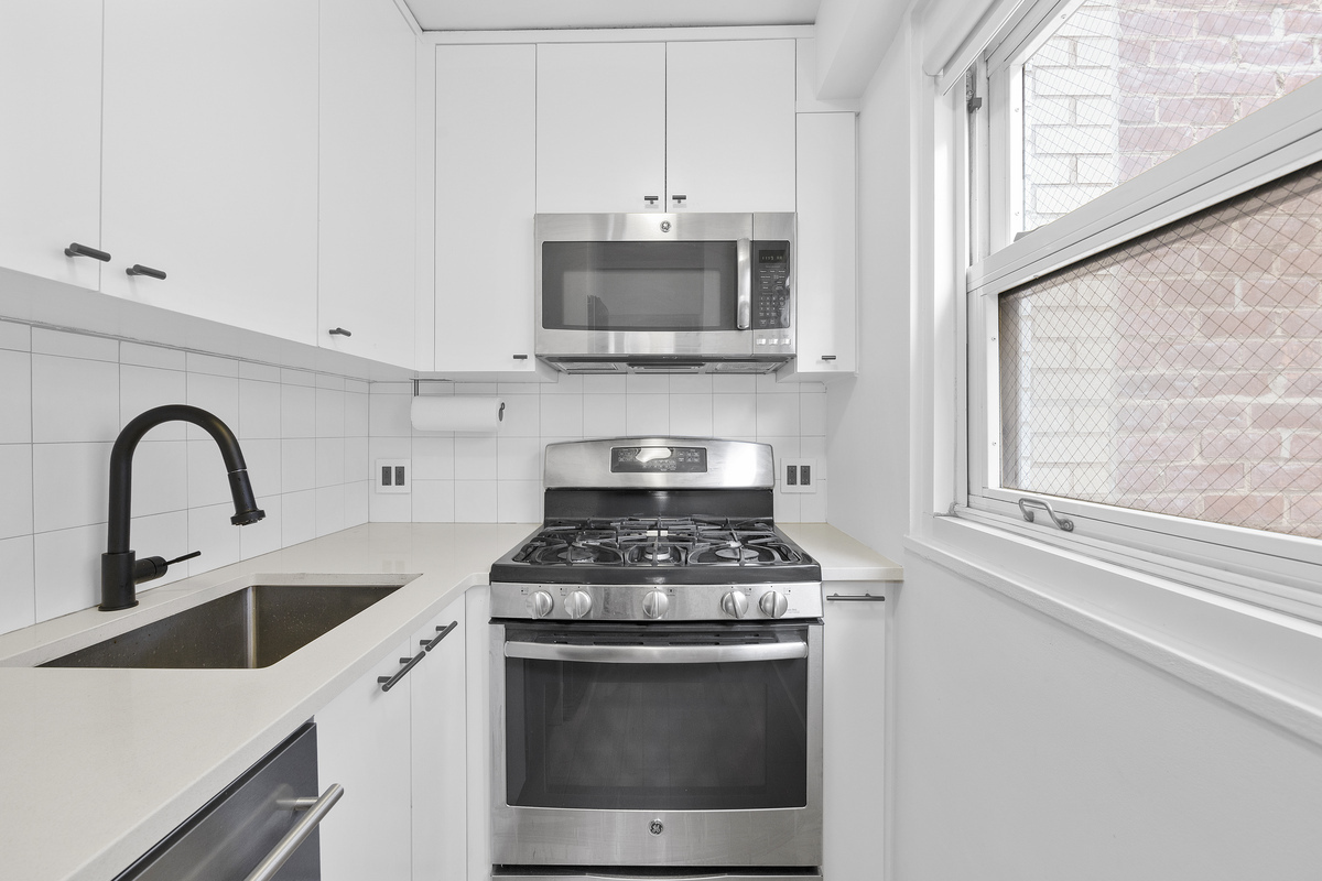 142 E 16th Street 11G