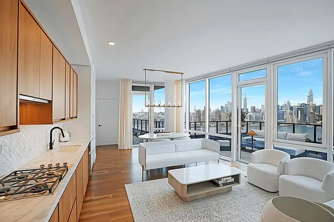 21 India Street 33B