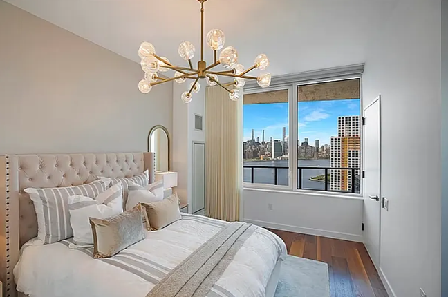 21 India Street 33B
