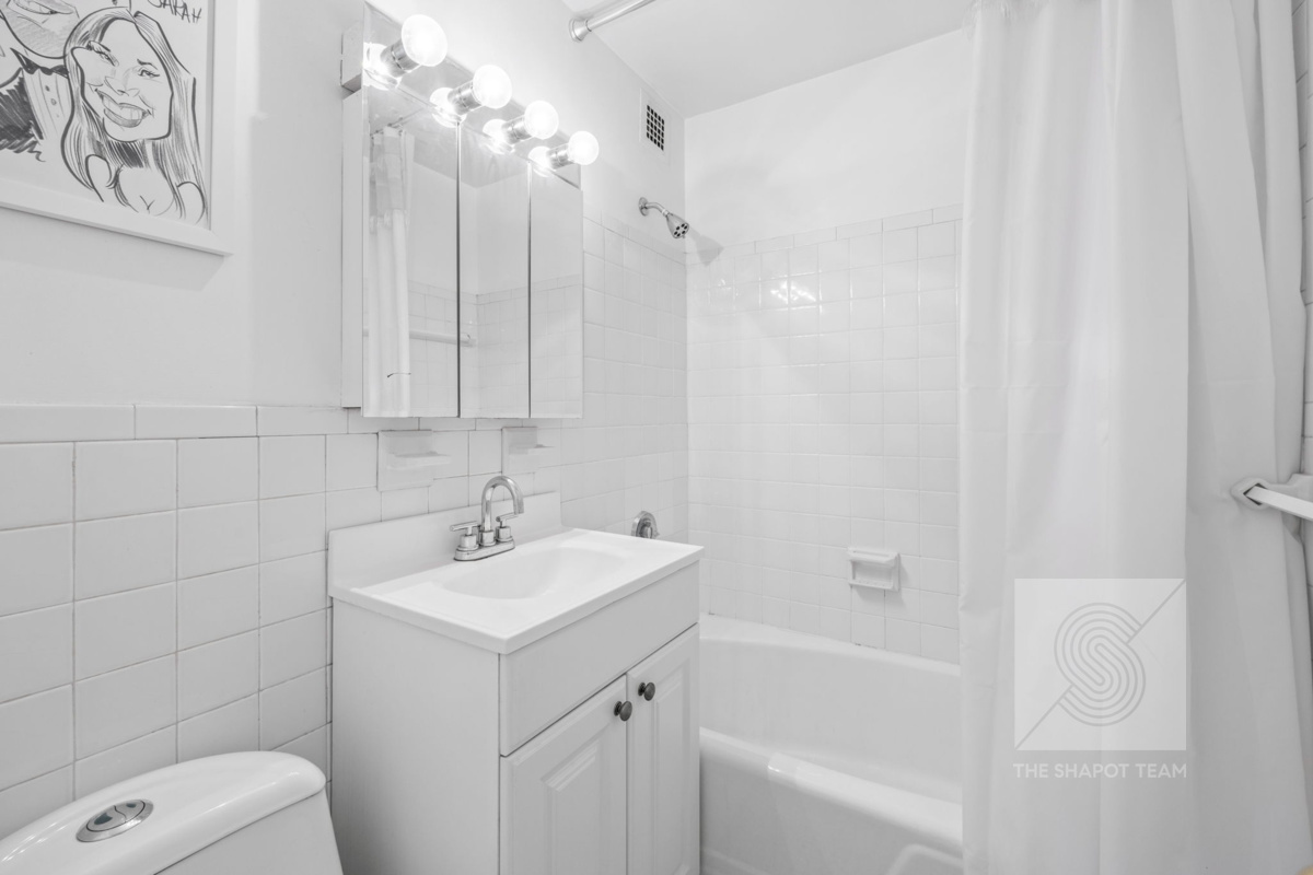 201 E 36th Street 19B
