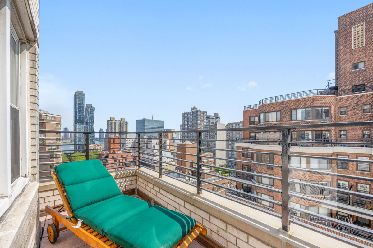 201 E 36th Street 19B