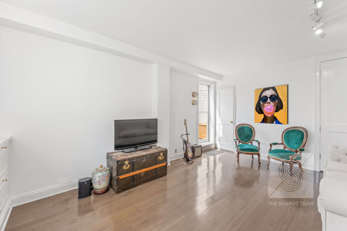 201 E 36th Street 19B