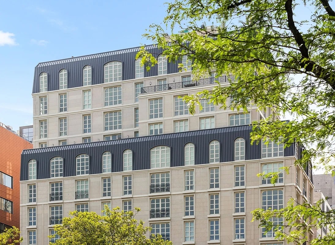 250 E 21st Street 8D
