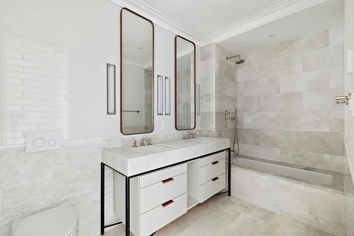 250 E 21st Street 8D