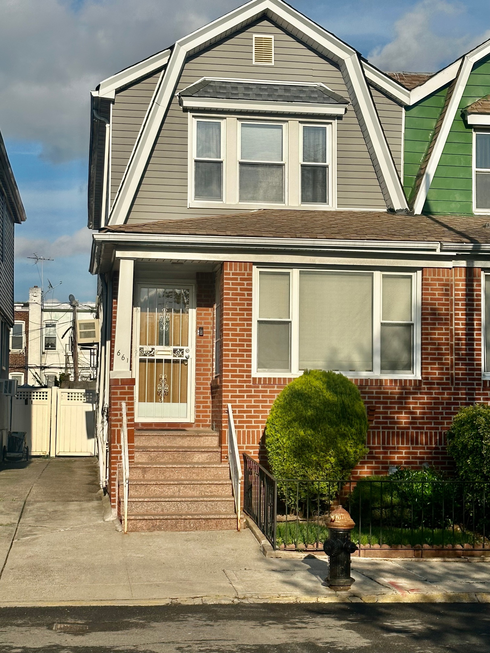 661 E 43rd Street