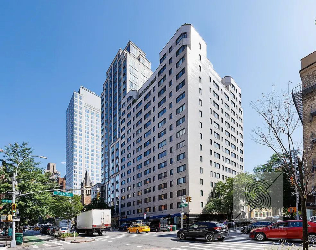 401 E 65th Street 6I
