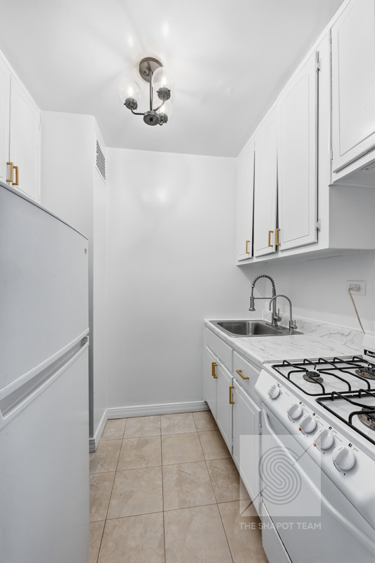 401 E 65th Street 6I