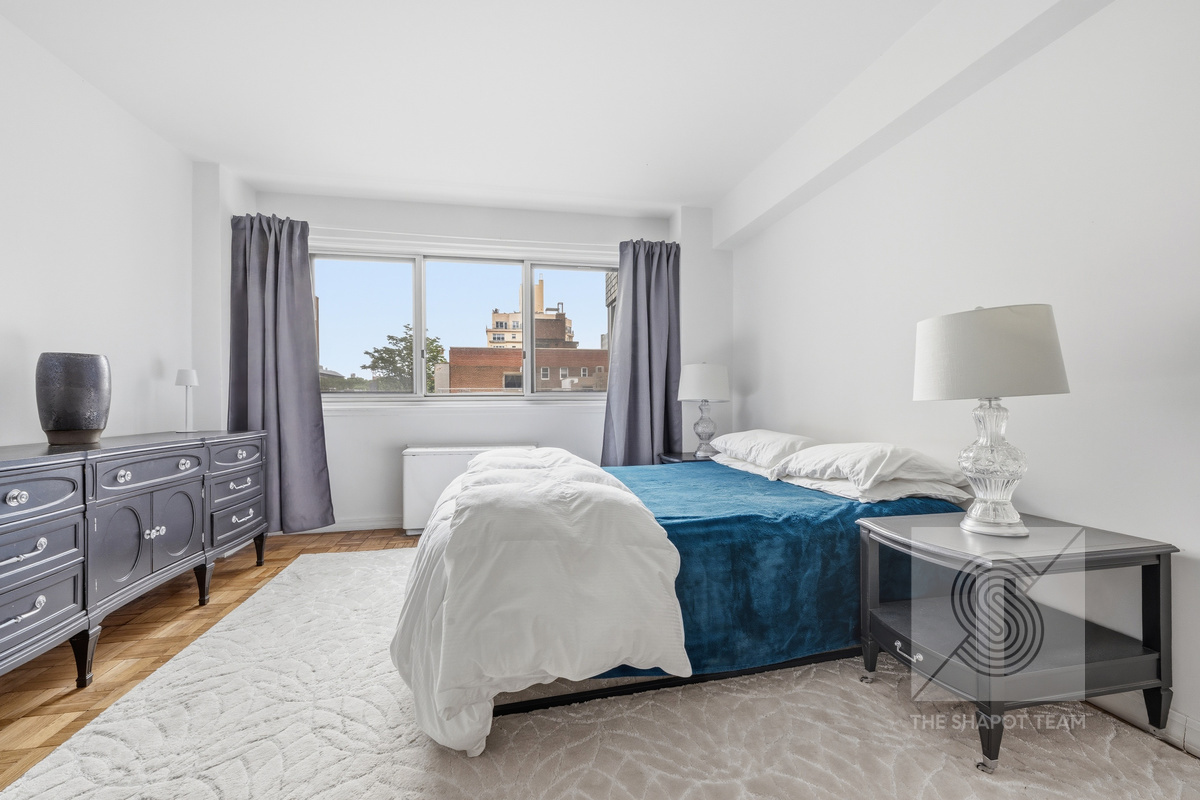 401 E 65th Street 6I