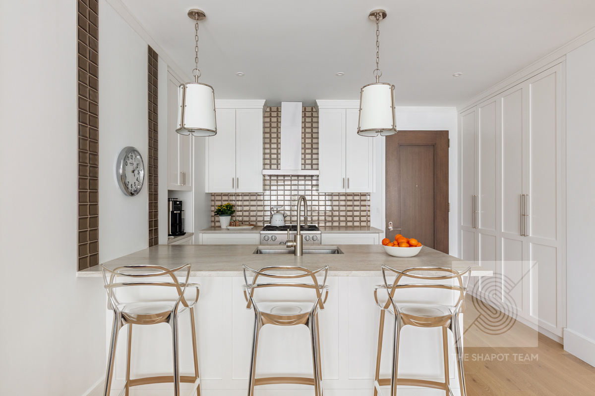 212 W 72nd Street 8F