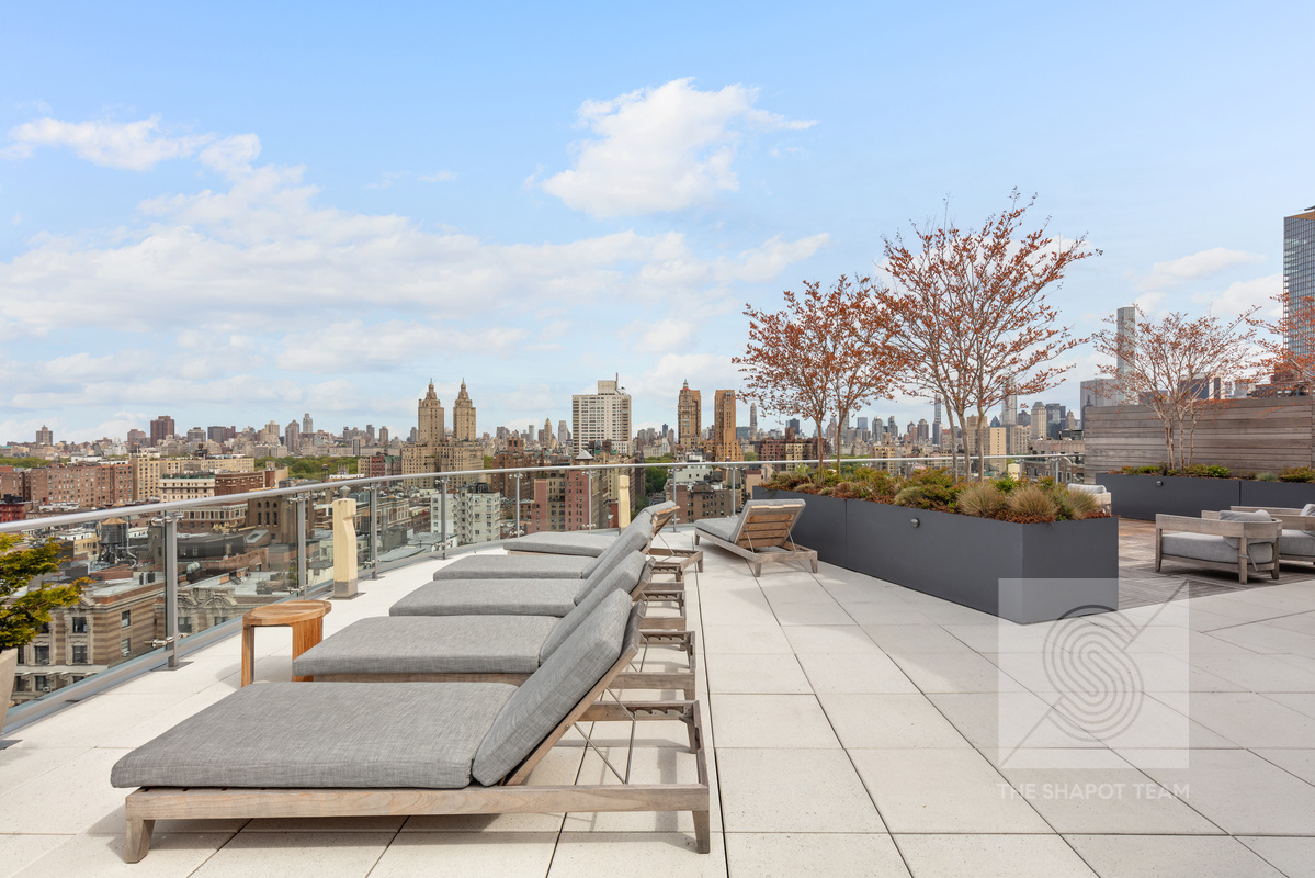 212 W 72nd Street 8F