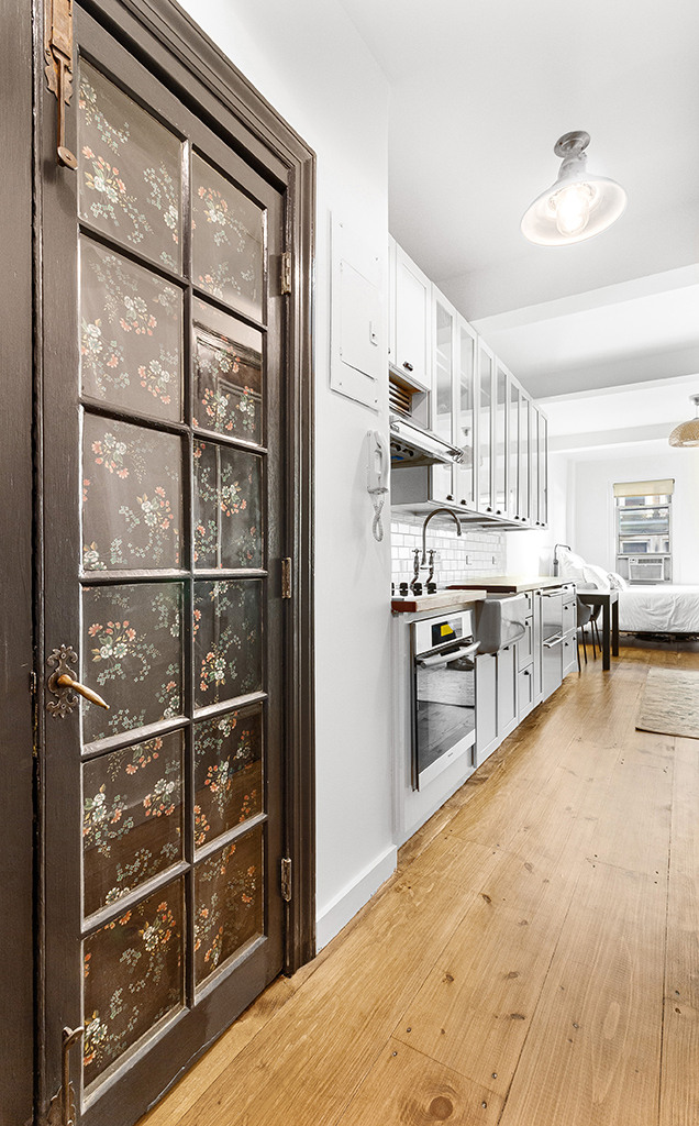 310 Riverside Drive 1110