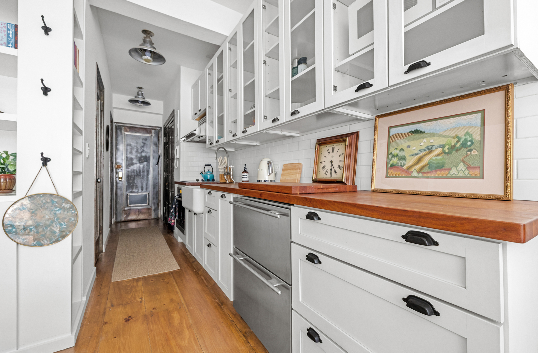 310 Riverside Drive 1110