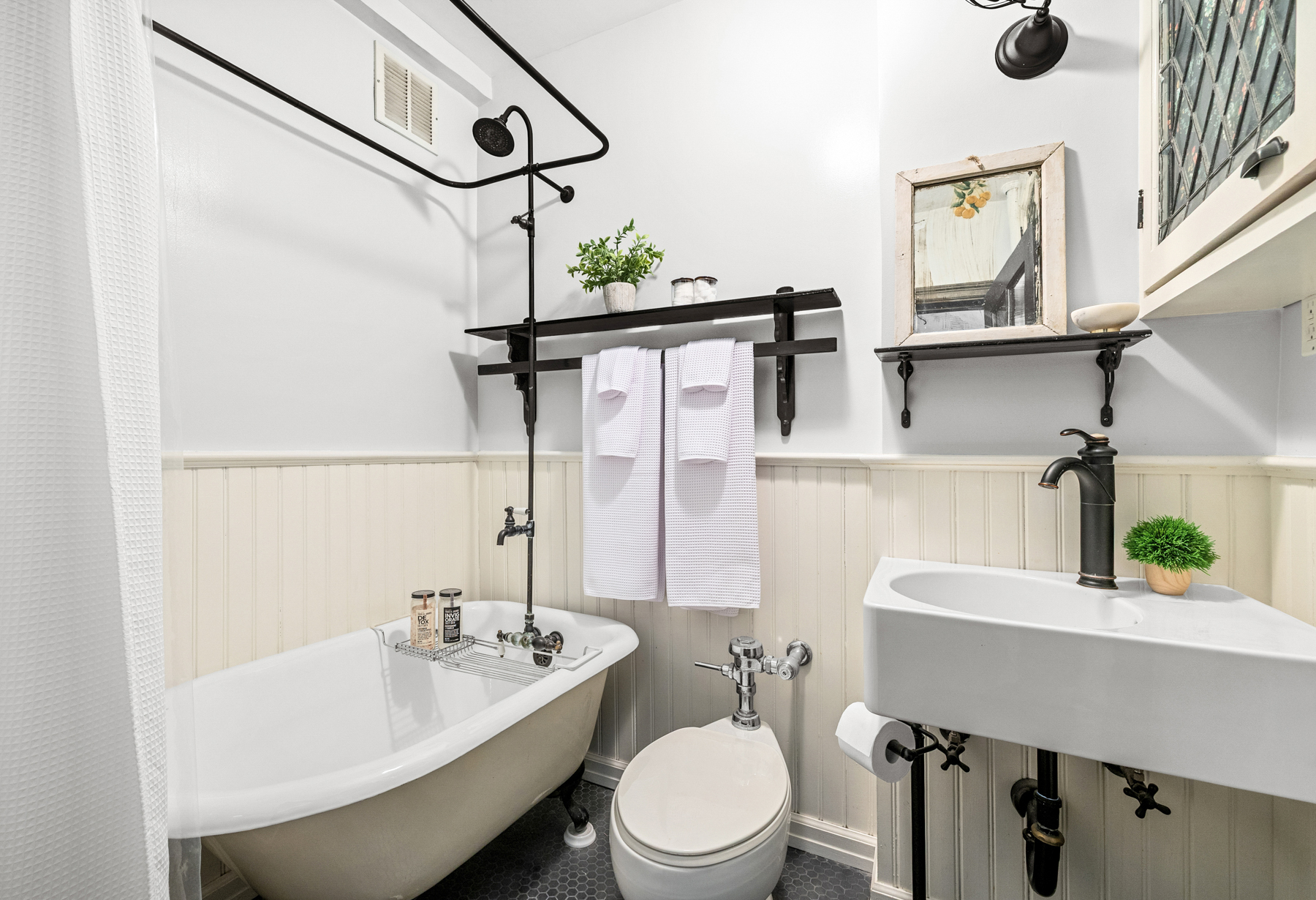 310 Riverside Drive 1110