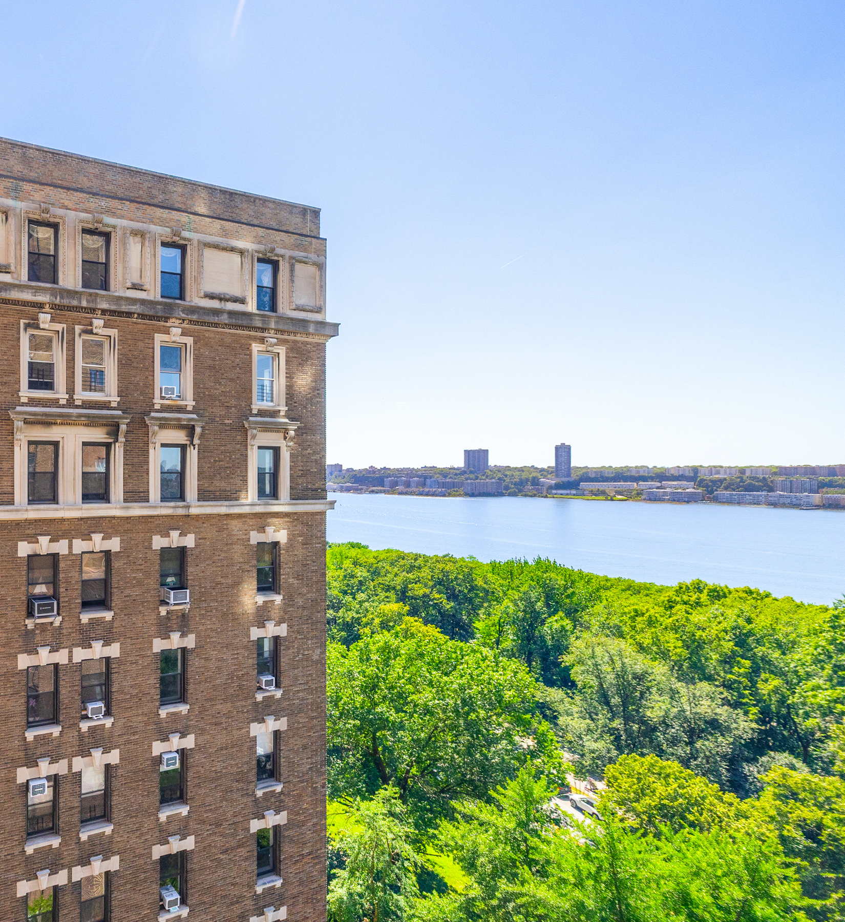 310 Riverside Drive 1110