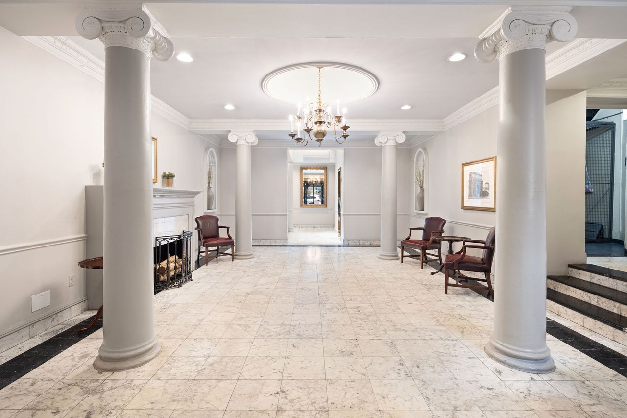 250 W 88th Street 802