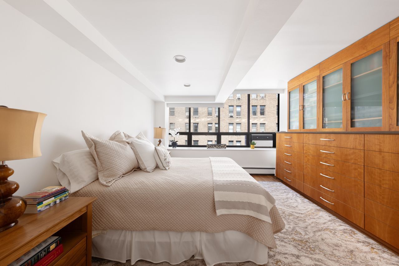 250 W 88th Street 802