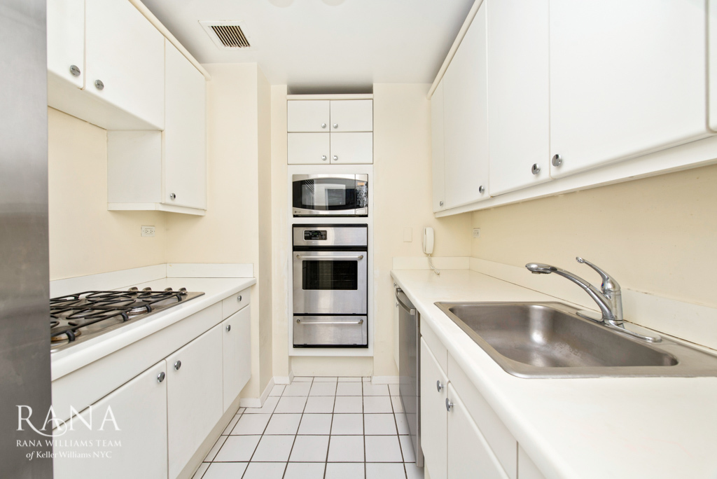 106 Central Park S 22G