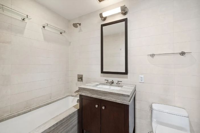 80 Riverside Boulevard 4X