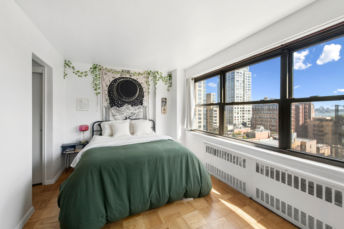205 W End Avenue 16F