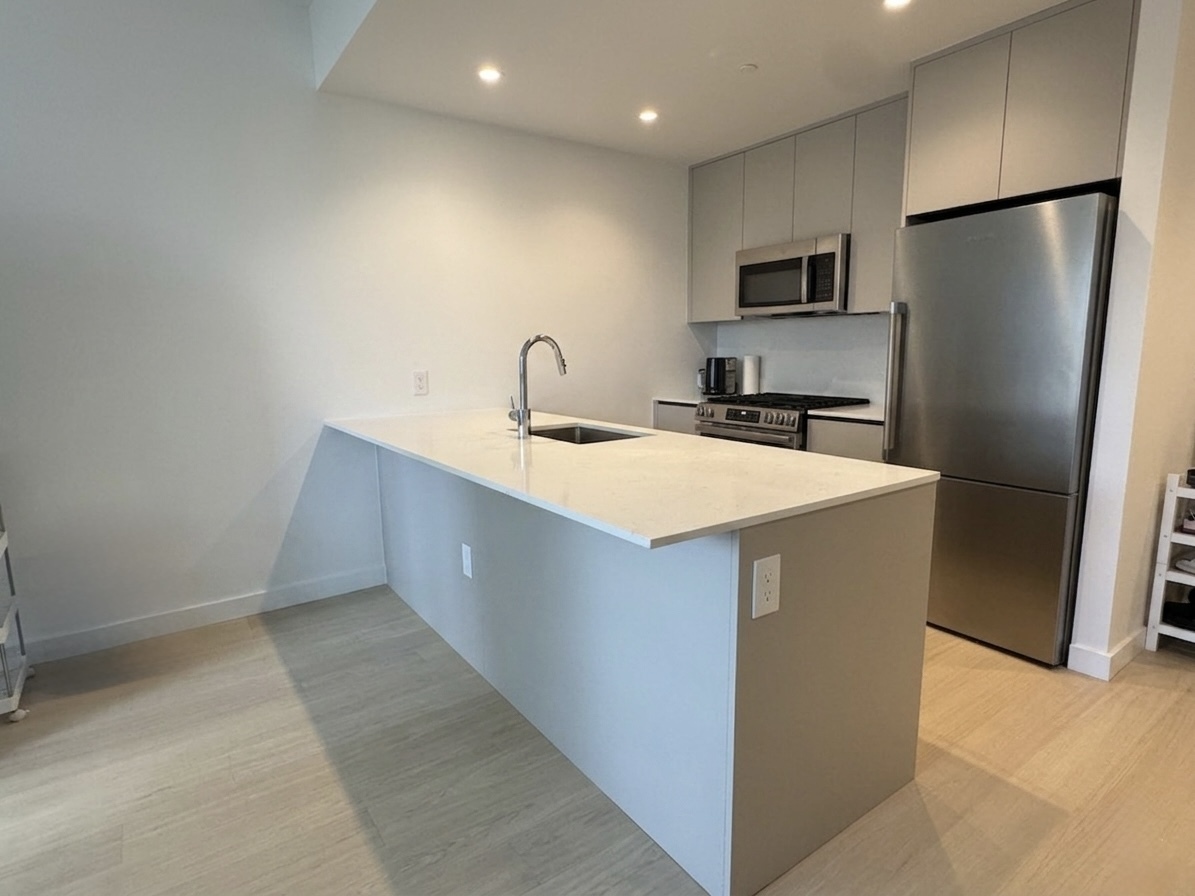 569 Fulton Street 8C