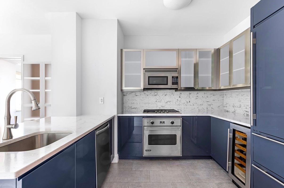 80 Riverside Boulevard 3L