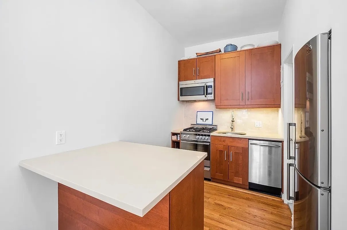 164 8th Avenue 1B