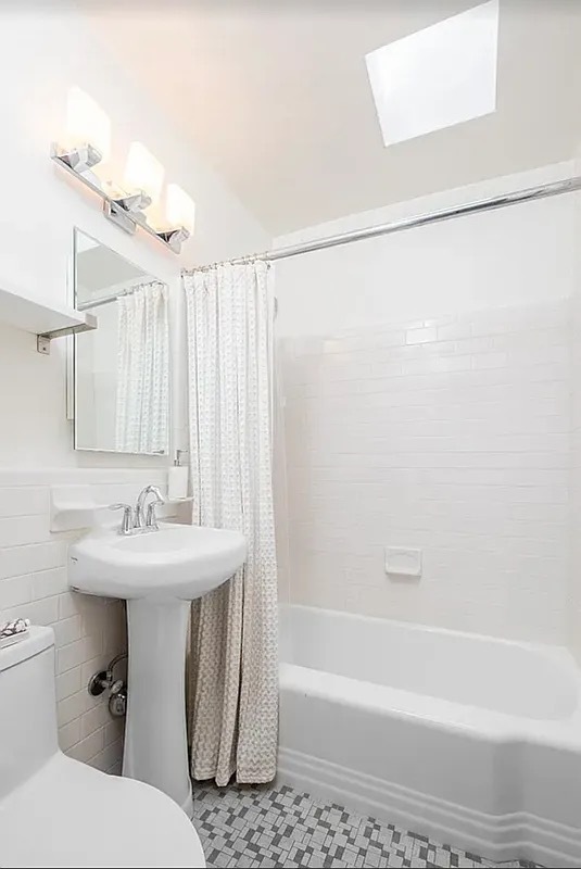 164 8th Avenue 1B
