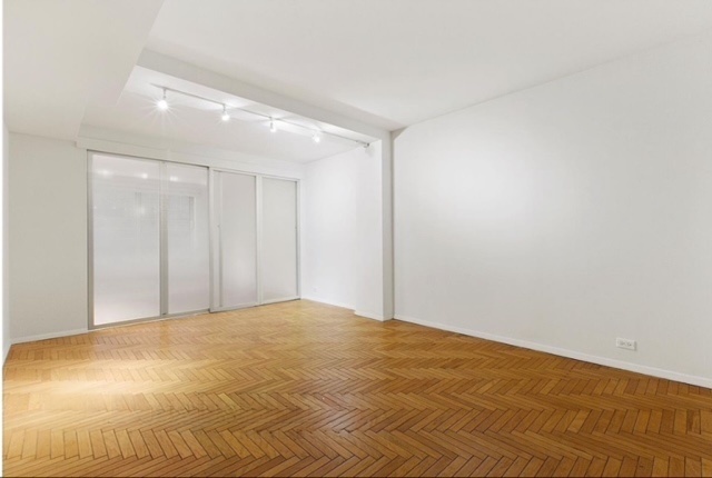 106 Central Park S 8O