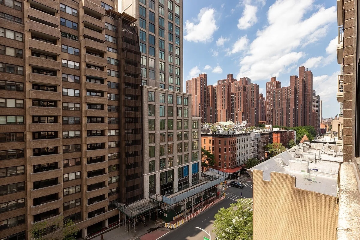 301 E 87th Street 8C