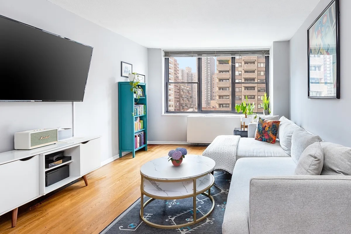 301 E 87th Street 8C