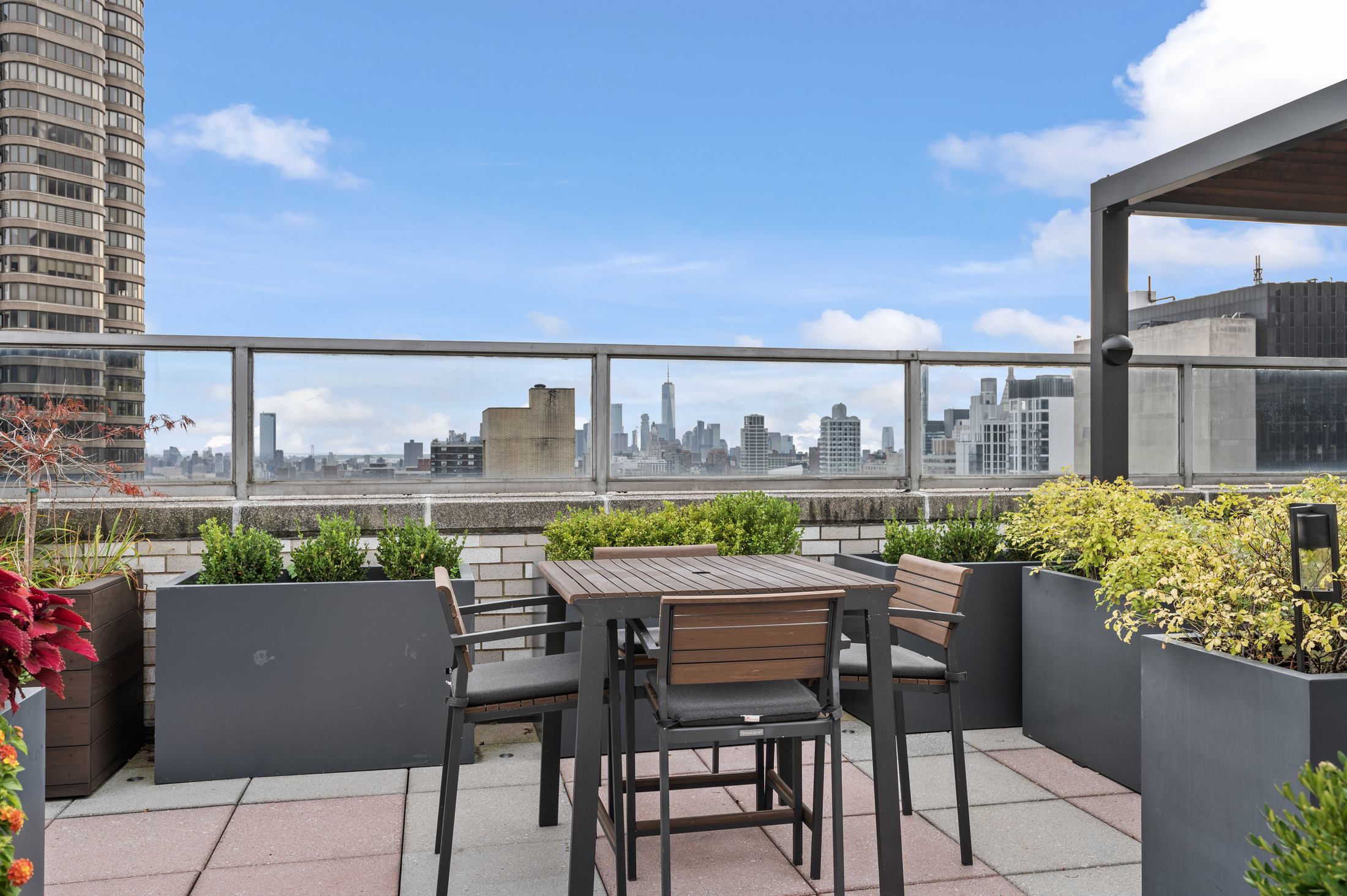 300 E 40th Street 6C