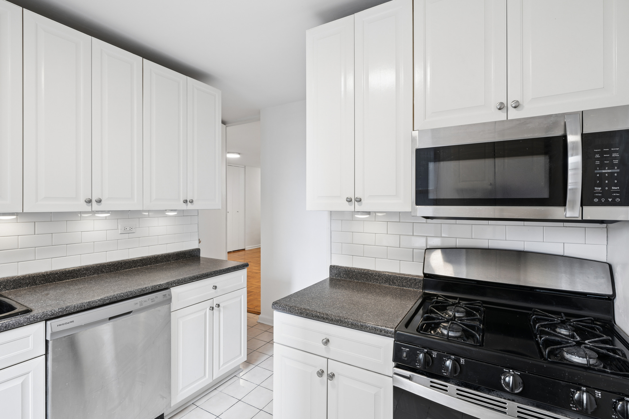 300 E 40th Street 6C