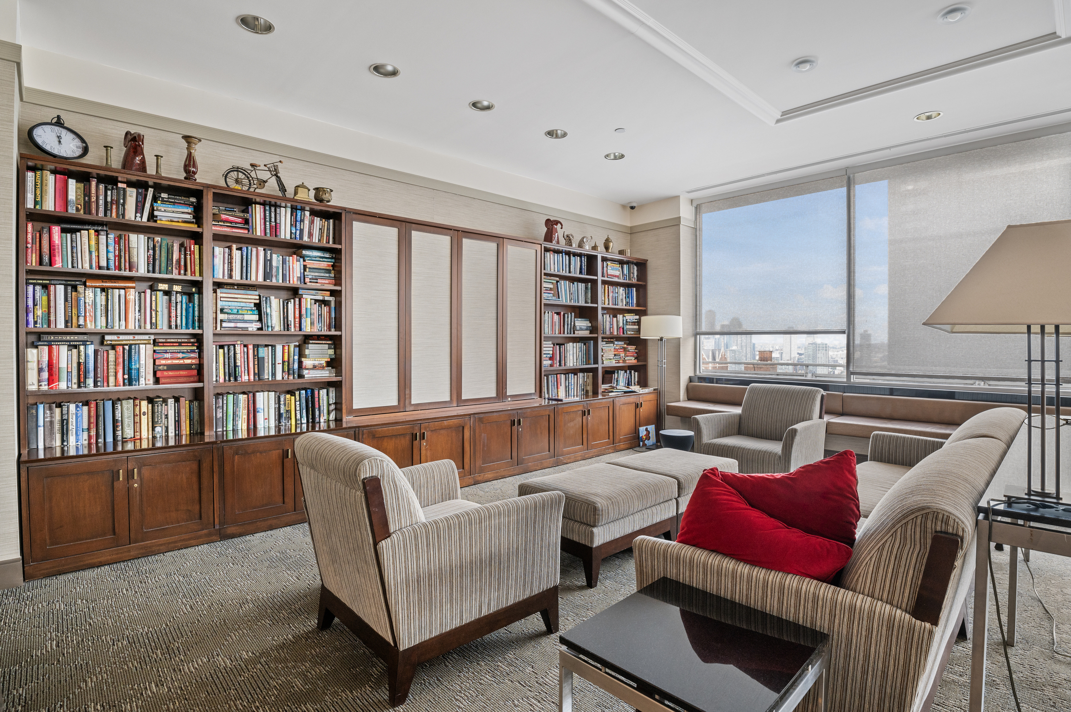 300 E 40th Street 6C