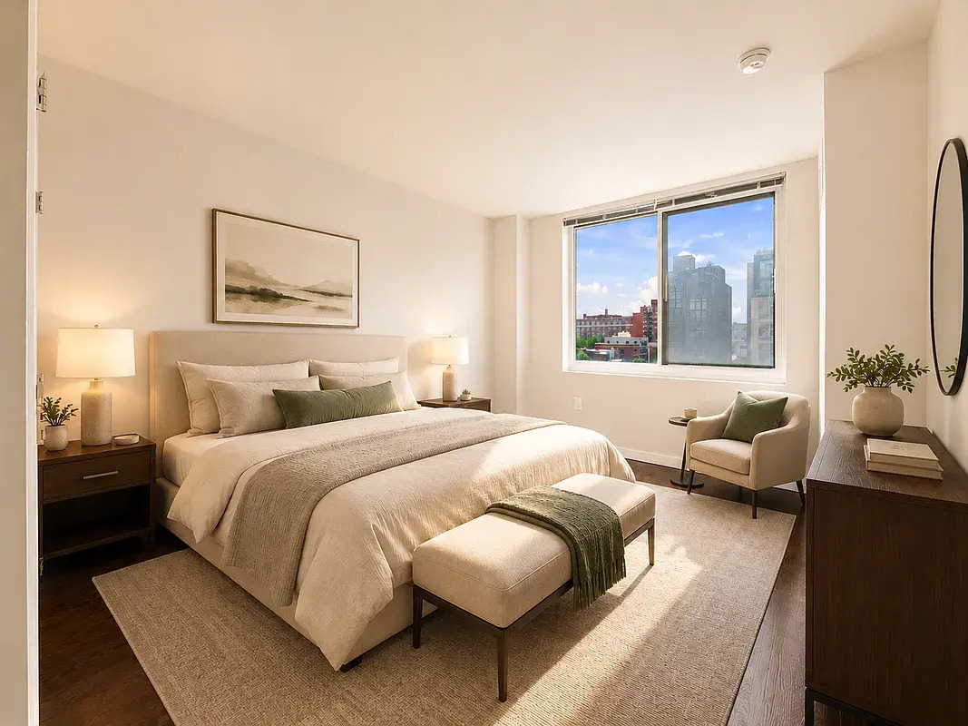12-15 Broadway 523
