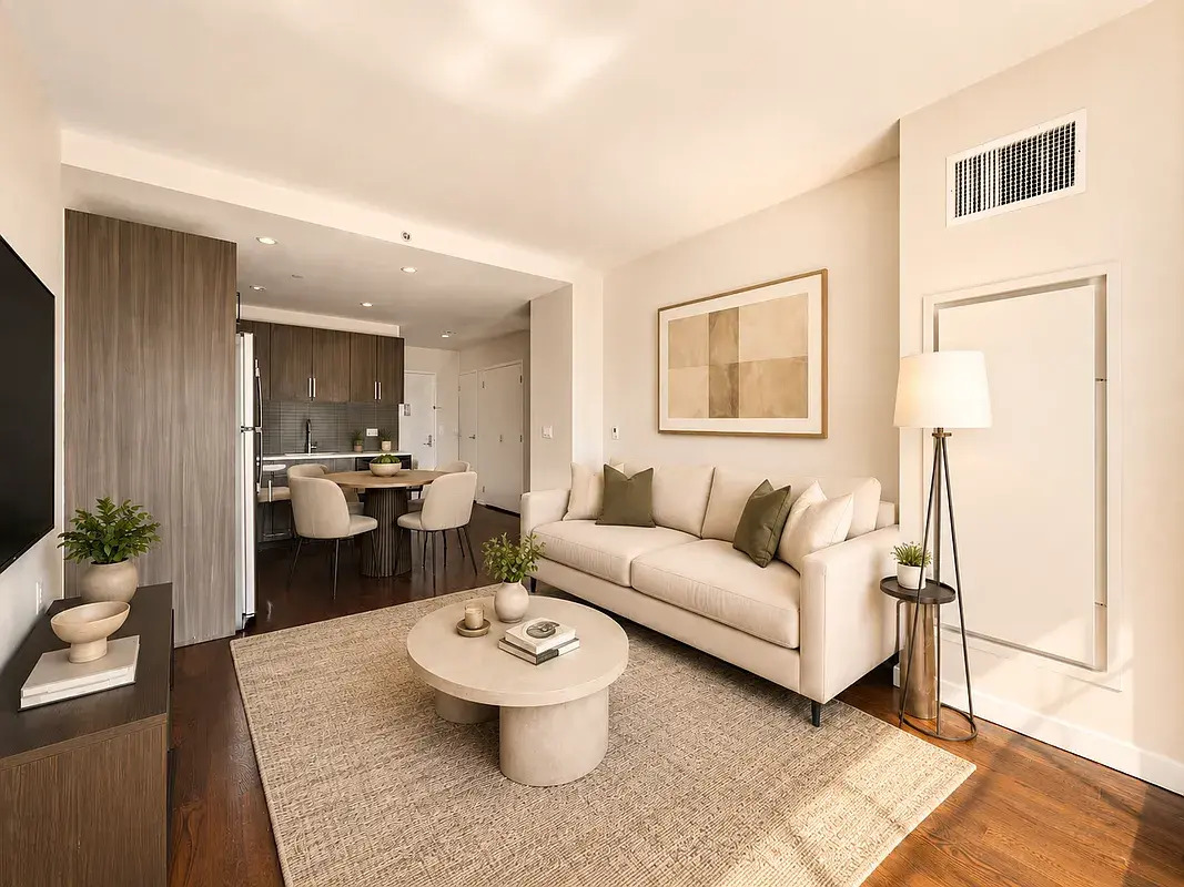 12-15 Broadway 523