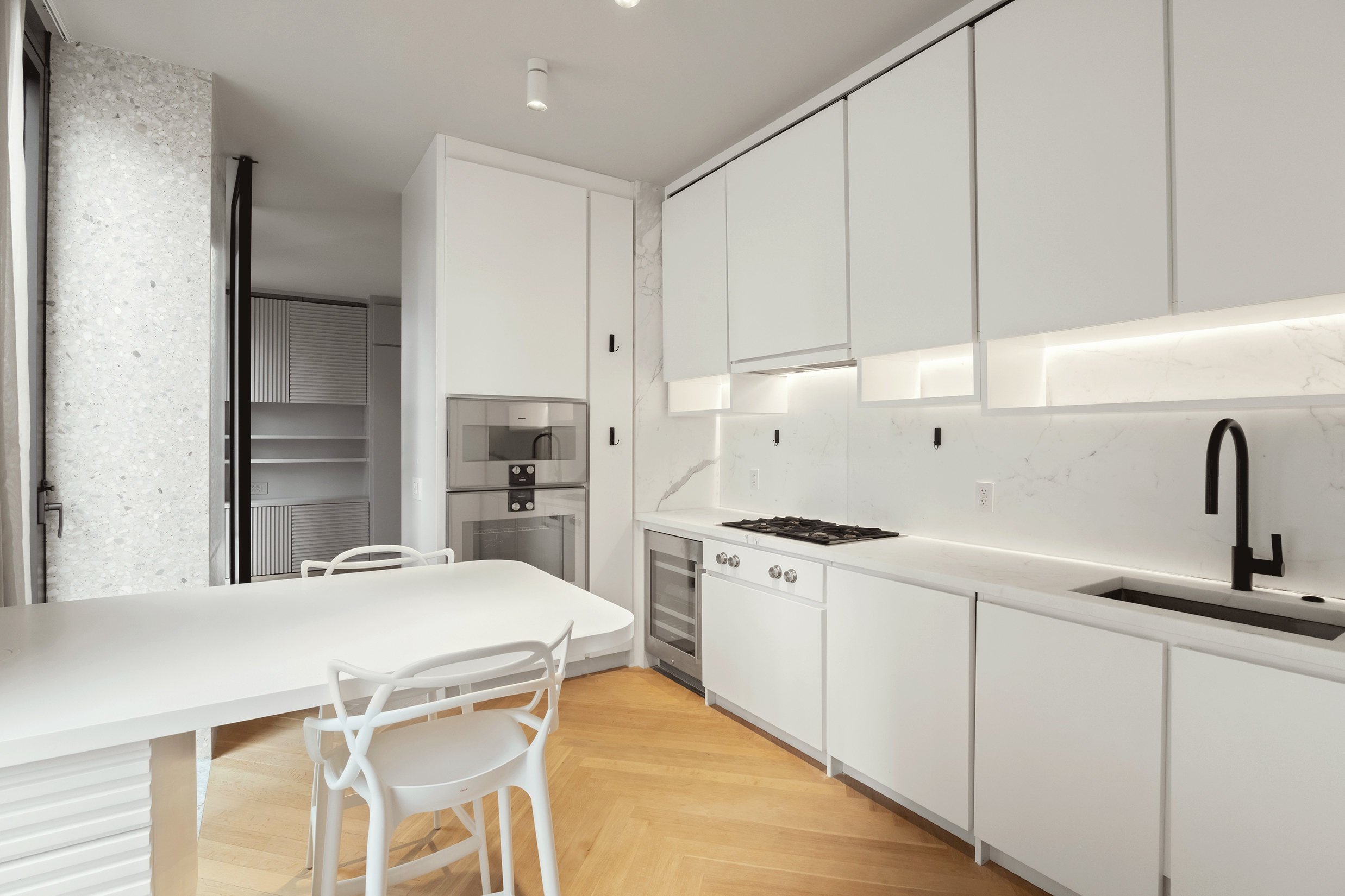 16 W 40th Street 27B