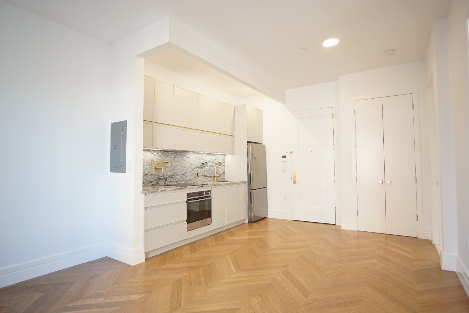 370 Lenox Avenue PH7