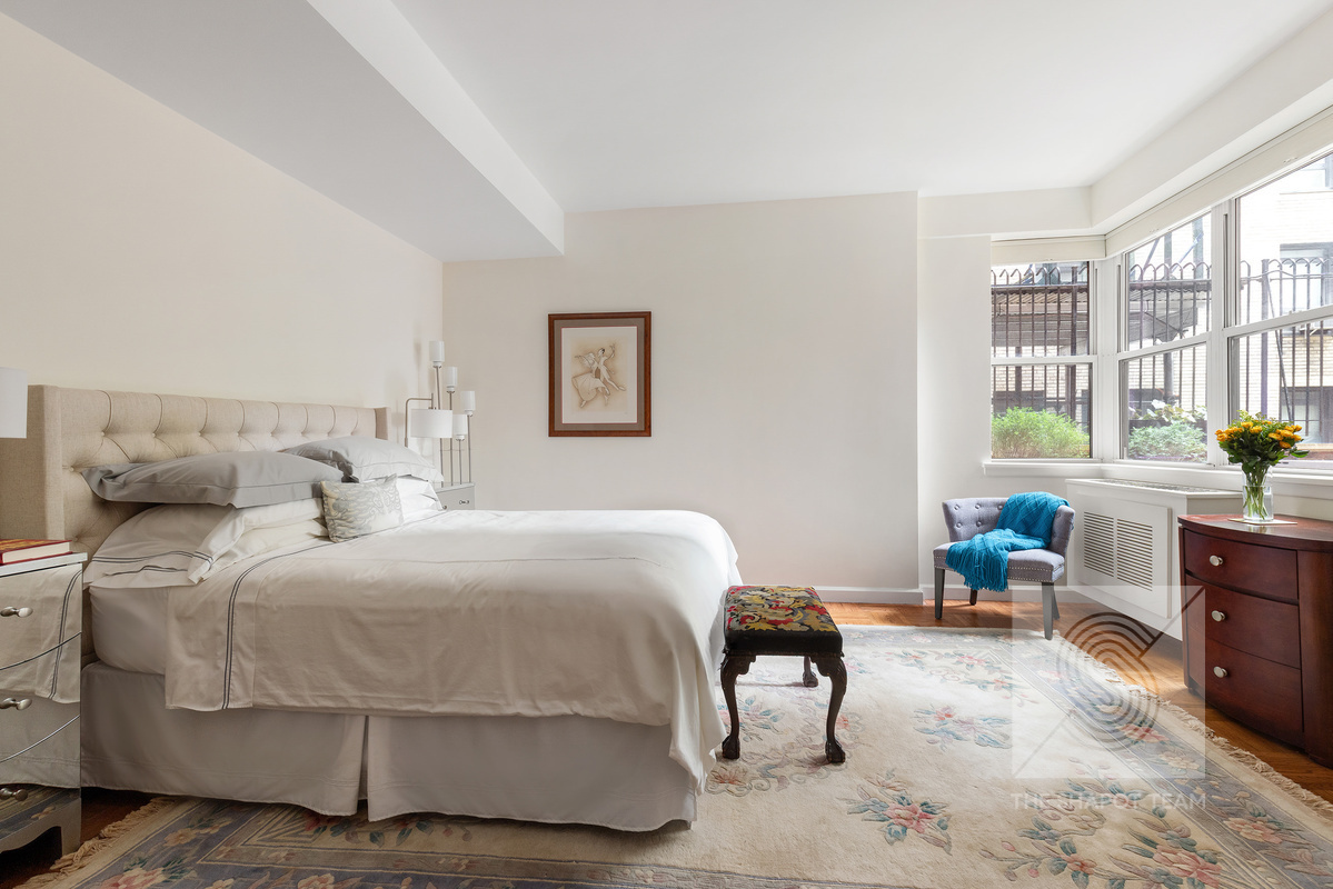 12 Beekman Place 1CD