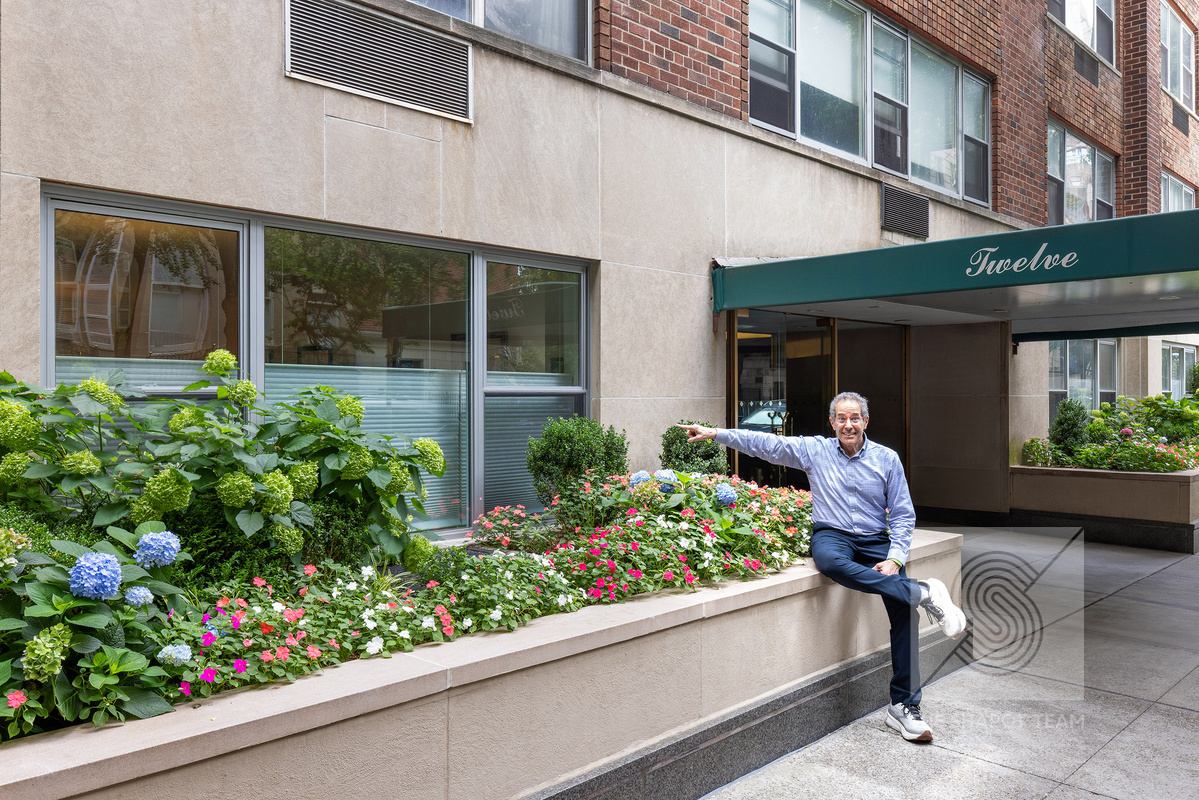 12 Beekman Place 1CD