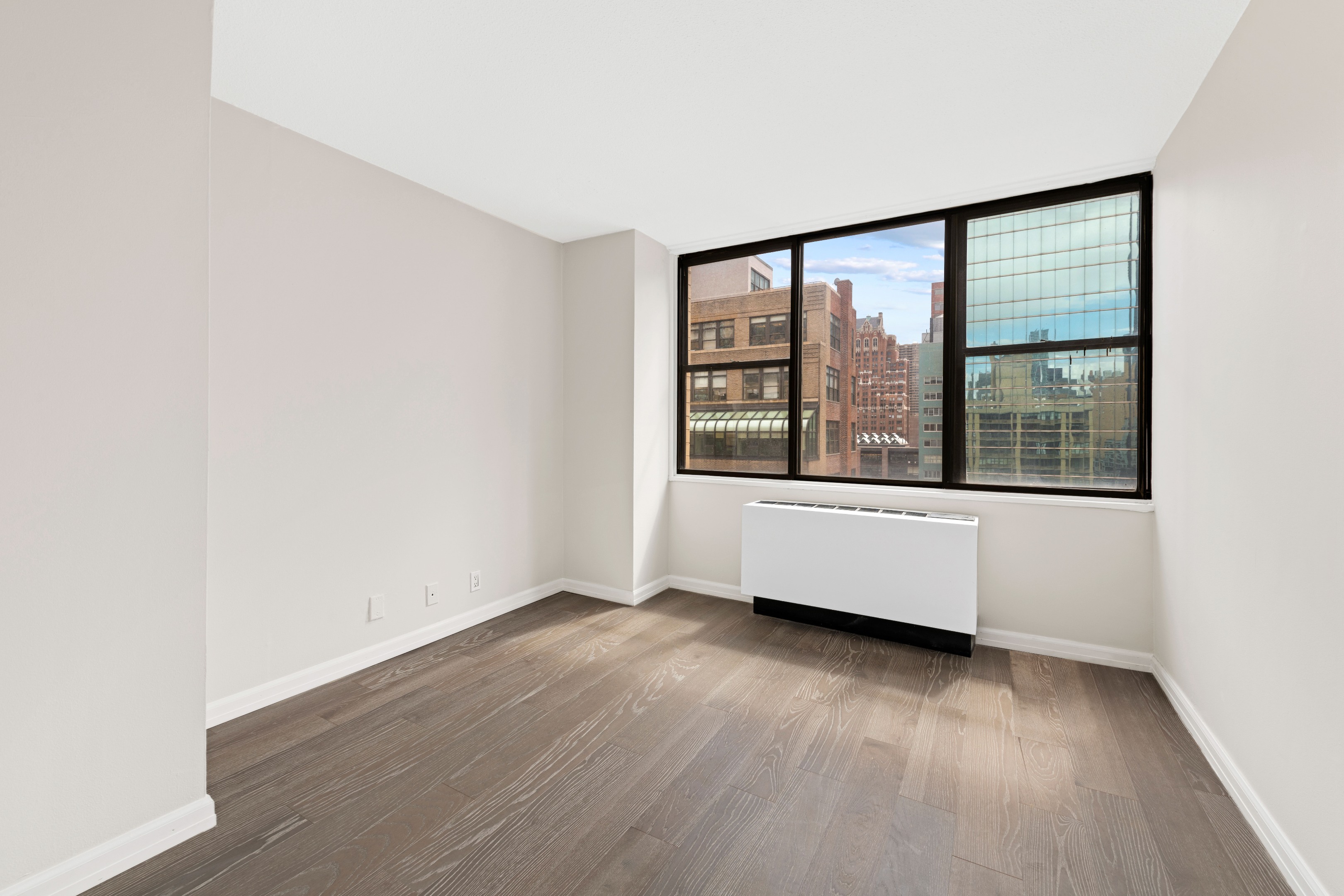301 E 45th Street 20C