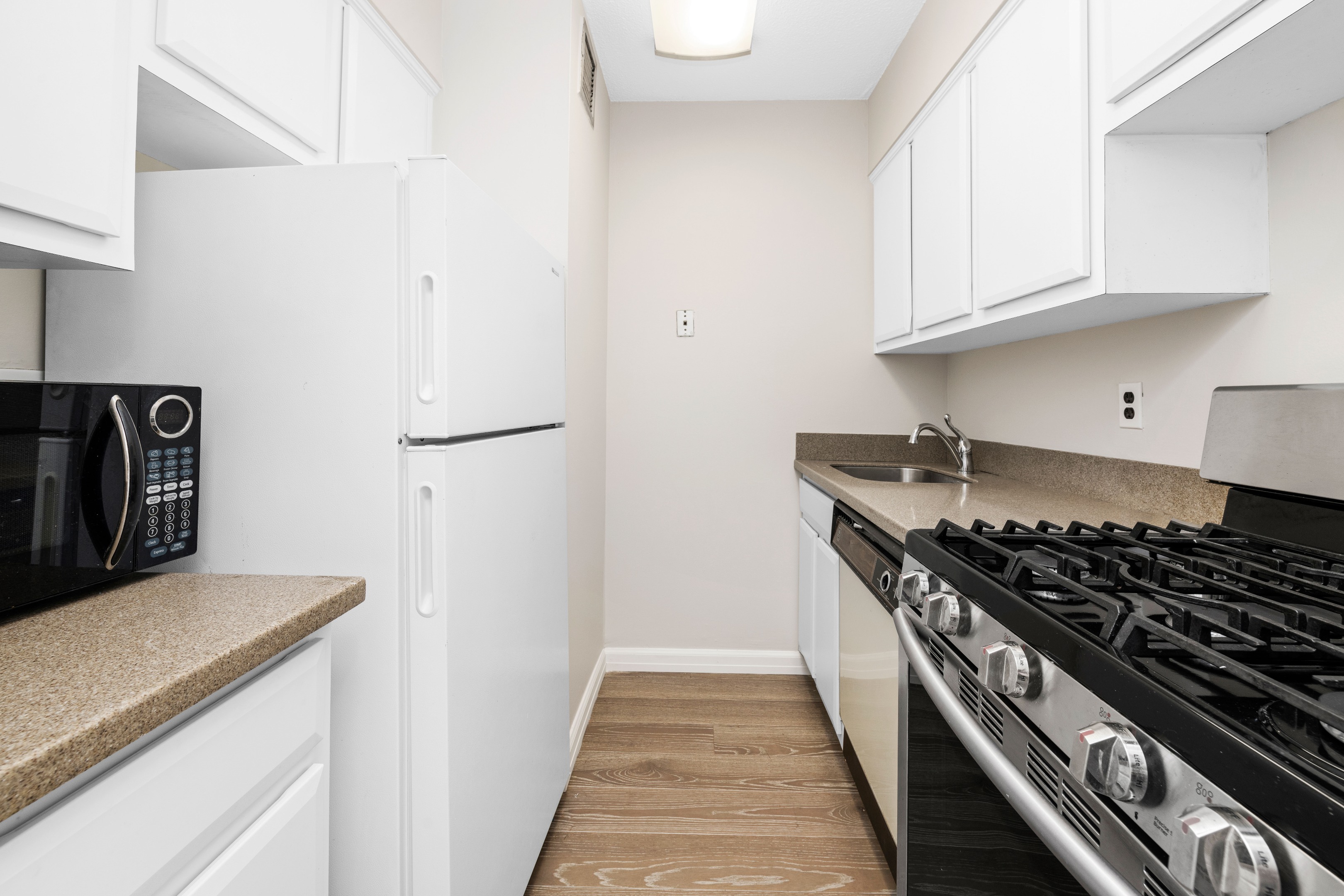 301 E 45th Street 20C
