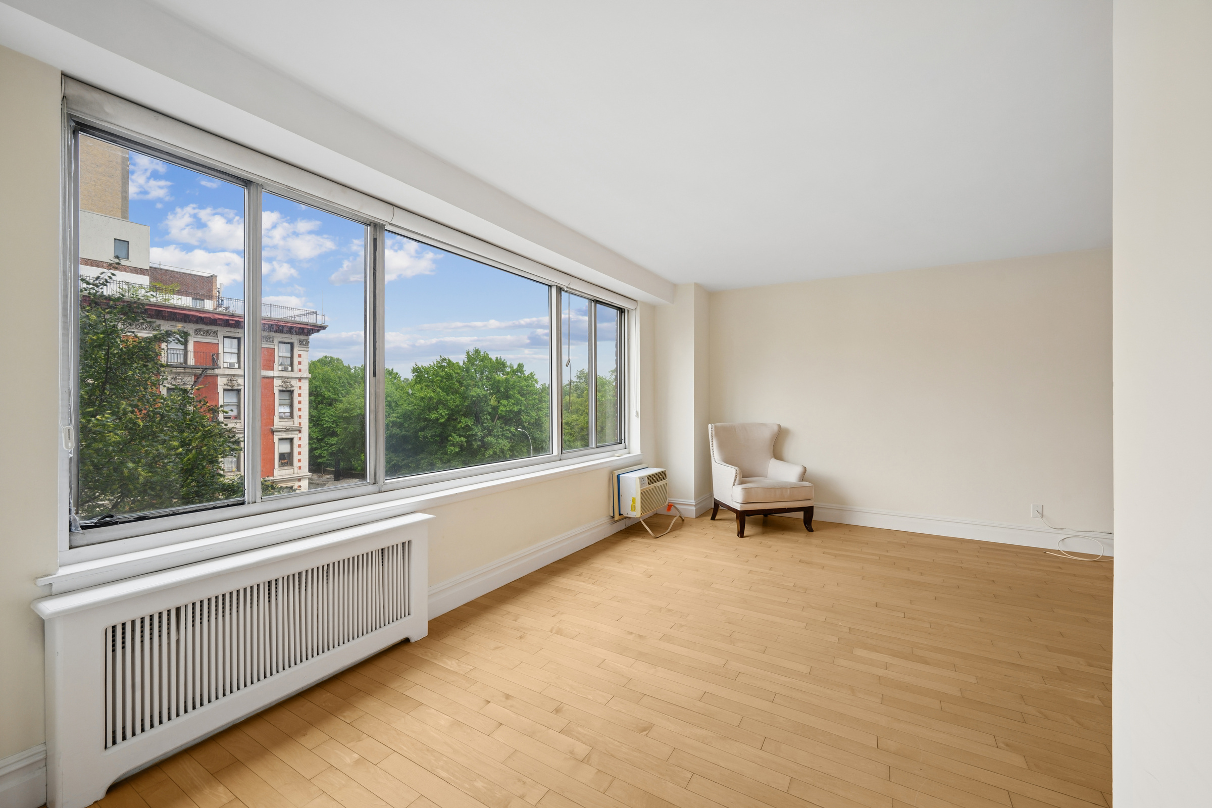400 Central Park W 5S
