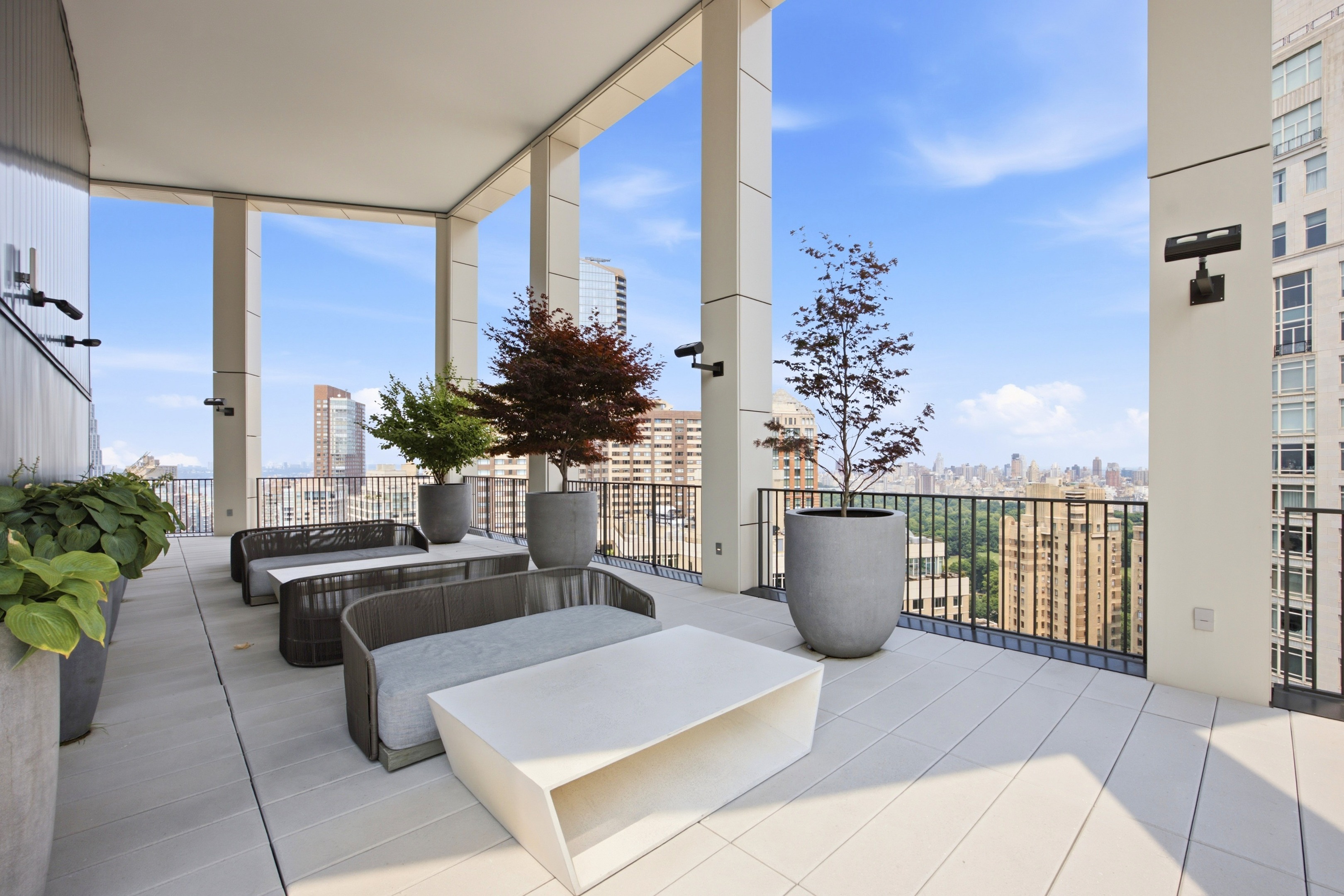 15 W 61st Street 3F