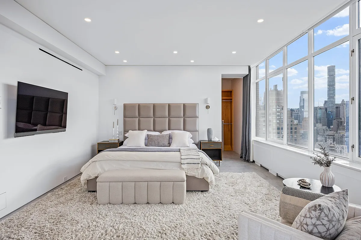 422 E 72nd Street 37AD