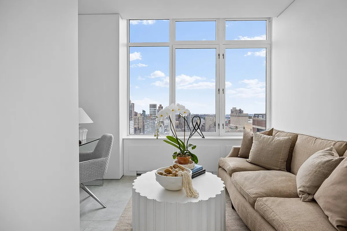 422 E 72nd Street 37AD